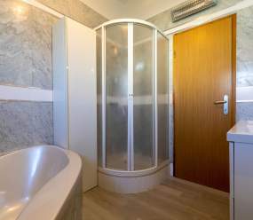 EventHouse / Two-bedroom apartment with balcony and BBQ area A3
