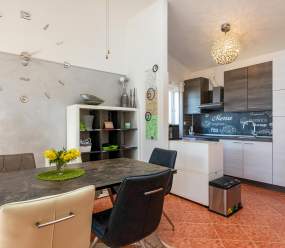 EventHouse / Two-bedroom apartment with balcony and BBQ area A3