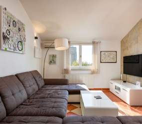 EventHouse / Two-bedroom apartment with balcony and BBQ area A3