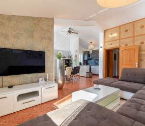 EventHouse / Two-bedroom apartment with balcony and BBQ area A3