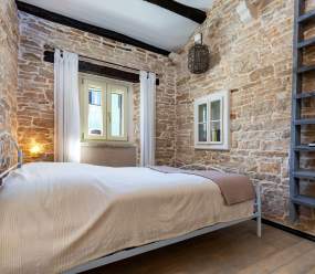 Rustic holiday house with jacuzzi / 4 Seasons
