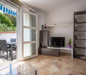 Apartments Betty / Comfort Studio for 2 persons near beach