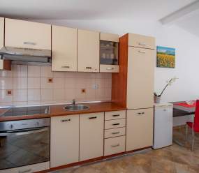 Apartments Betty / Comfort Studio for 2 persons near beach