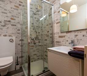 EventHouse / Two-bedroom apartment with balcony and BBQ area A1