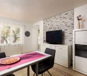 EventHouse / Two-bedroom apartment with balcony and BBQ area A1