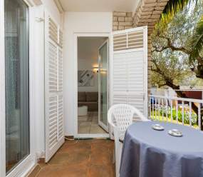 EventHouse / Two-bedroom apartment with balcony and BBQ area A1