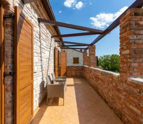 Rustic Villa Lara with pool