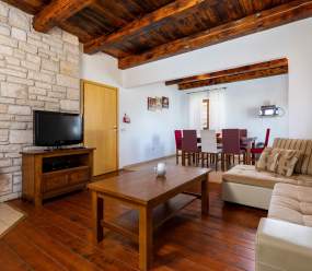 Rustic Villa Lara with pool