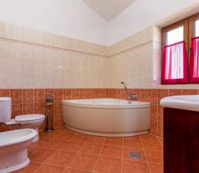 Rustic Villa Lara with pool