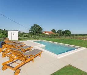 Cosy holiday house with pool HERA in central Istria