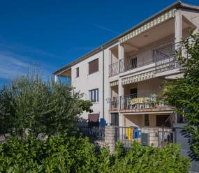 Apartments Fiorela / Two-bedroom apartment with balcony, parking, and sea view