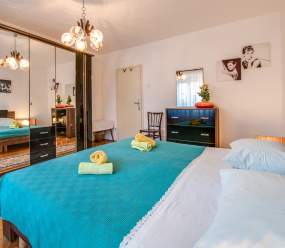 Apartments Fiorela / Two-bedroom apartment with balcony, parking, and sea view