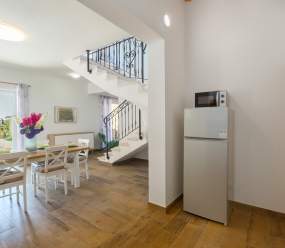 Villa Violetta con piscina e giardino