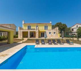Villa Violetta con piscina e giardino