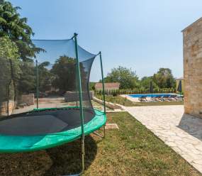 Villa Violetta con piscina e giardino