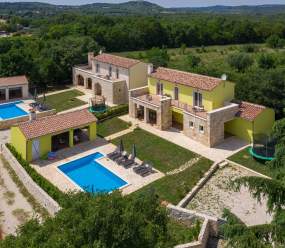 Villa Violetta con piscina e giardino