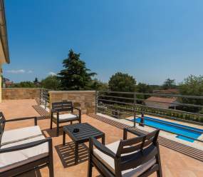 Villa Violetta con piscina e giardino