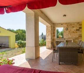 Villa Violetta con piscina e giardino