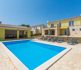 Villa Violetta con piscina e giardino