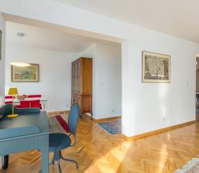 Elegant two-bedroom apartment with terrace in Rovinj