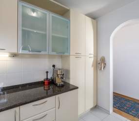 Elegant two-bedroom apartment with terrace in Rovinj