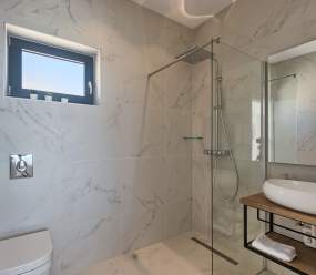 Villa Ultima with sea view, private pool, jacuzzi, gym and sauna