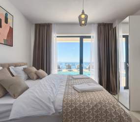 Villa Ultima with sea view, private pool, jacuzzi, gym and sauna