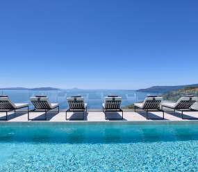 Villa Ultima with sea view, private pool, jacuzzi, gym and sauna