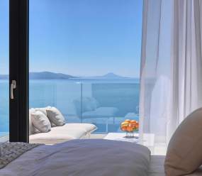 Villa Ultima with sea view, private pool, jacuzzi, gym and sauna