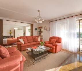 Apartments Fiorela / Comfort apartment with sea view