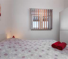 Family apartments Medulin / A2 Family one bedroom apartment with shared pool and parking for 4 perso