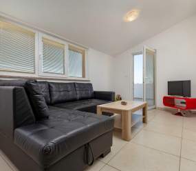 Family apartments Medulin / A2 Family one bedroom apartment with shared pool and parking for 4 perso