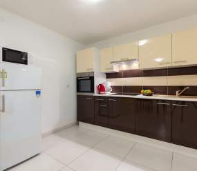 Family apartments Medulin / A3 Light two-bedroom apartment with shared pool and parking