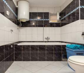 Family apartments Medulin / A4 Two-bedroom apartment with shared pool and parking