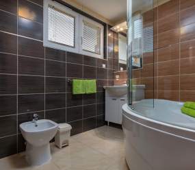 Family apartments Medulin / A5 One-bedroom apartment Love with shared pool and parking for 4 persons