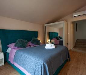 Five bedroom villa Emily with pool in Medulin