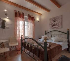 Five bedroom villa Emily with pool in Medulin