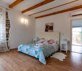 Five bedroom villa Emily with pool in Medulin