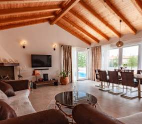 Five bedroom villa Emily with pool in Medulin