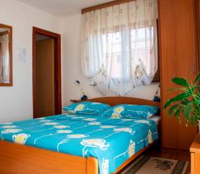 Apartments Kristina / Studio for 2 persons with terrace and private parking