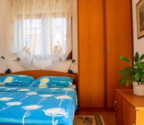 Apartments Kristina / Studio for 2 persons with terrace and private parking