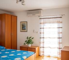 Apartments Kristina / Studio for 2 persons with terrace and private parking