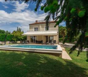 Exclusive 4 bedroom villa Alex in Porec with private pool, garden and parking