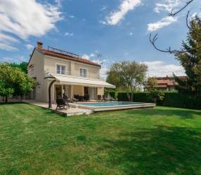 Exclusive 4 bedroom villa Alex in Porec with private pool, garden and parking