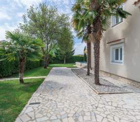 Exclusive 4 bedroom villa Alex in Porec with private pool, garden and parking