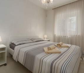Exclusive 4 bedroom villa Alex in Porec with private pool, garden and parking