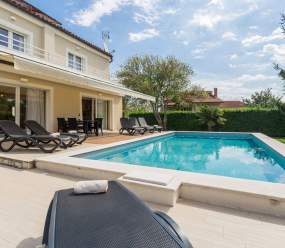 Exclusive 4 bedroom villa Alex in Porec with private pool, garden and parking