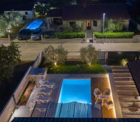 Modern Villa with 4 bedrooms and pool near Pula