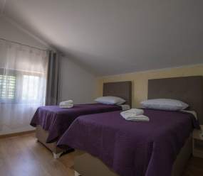 Holiday house near Poreč for 12 persons with pool and beautiful garden