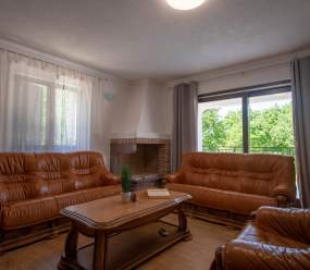 Holiday house near Poreč for 12 persons with pool and beautiful garden